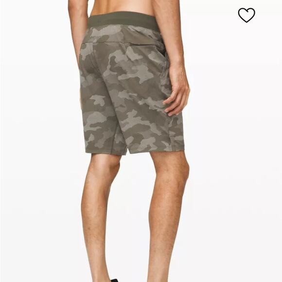 LULULEMON T.H.E. Short 9” Lined in Green Camo Size Small - Picture 3 of 8